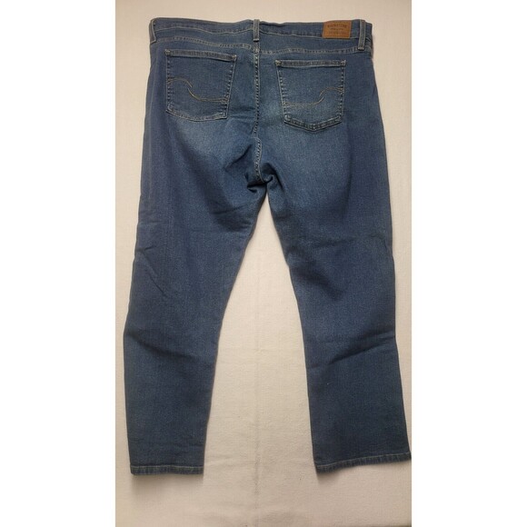 Signature By Levi Heritage Highrise Womens Straight Leg Jeans Size 20 - Picture 2 of 9